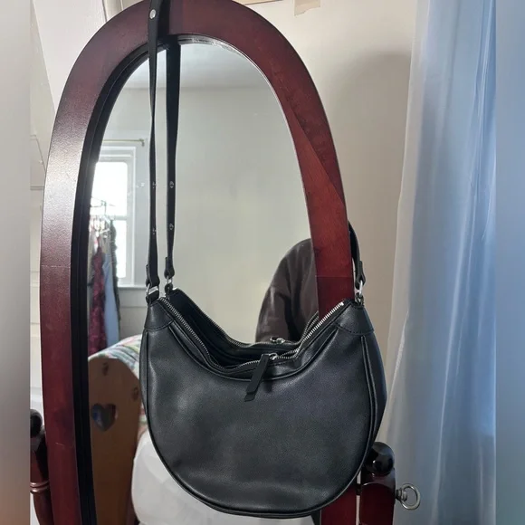 Black faux leather shoulder bag purse - Picture 2 of 6